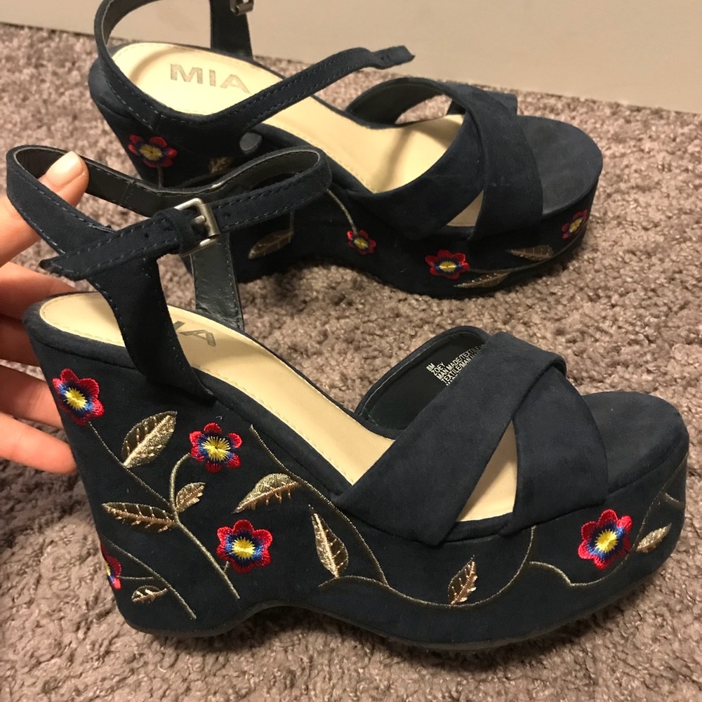 Navy blue embroidered wedges